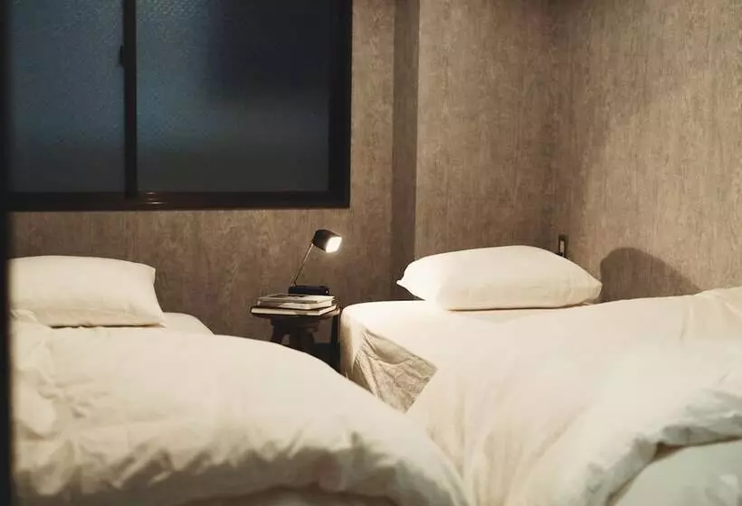 Nakaharaya Hostel & Café