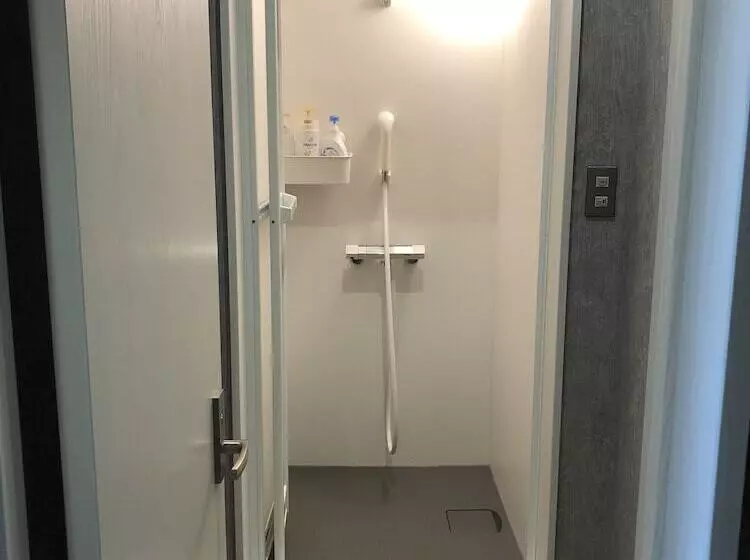 Nakaharaya Hostel & Café