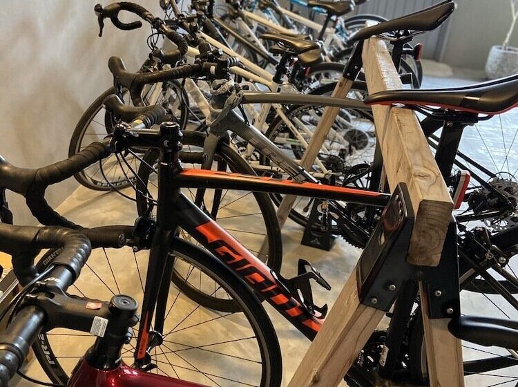 Nakaharaya Hostel & Café