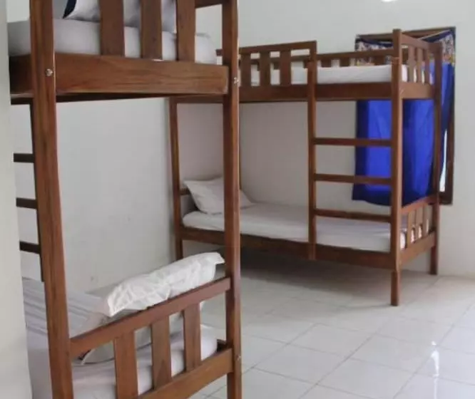 پانسیون Flores One Love Homestay And Tours