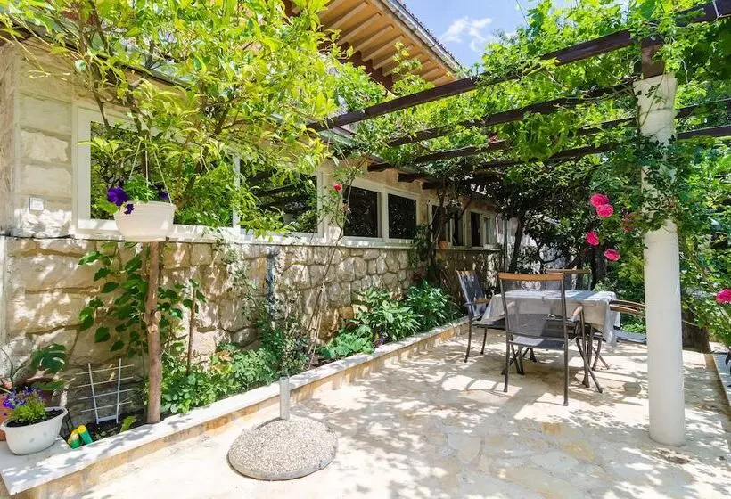 Camelia Luxury Apartments