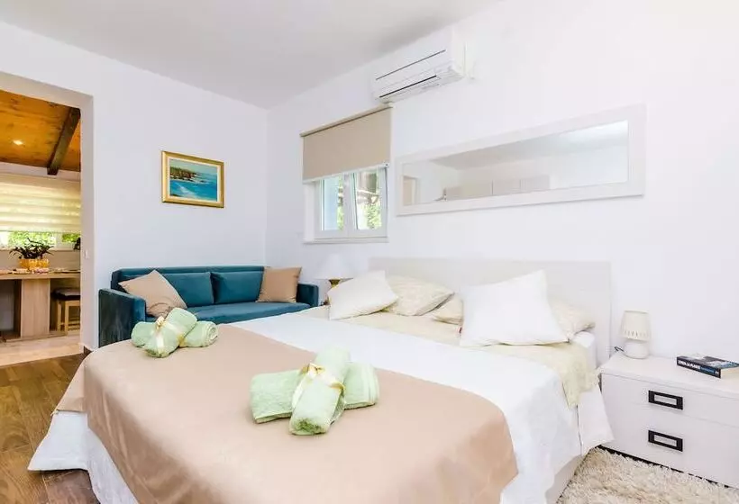 Camelia Luxury Apartments