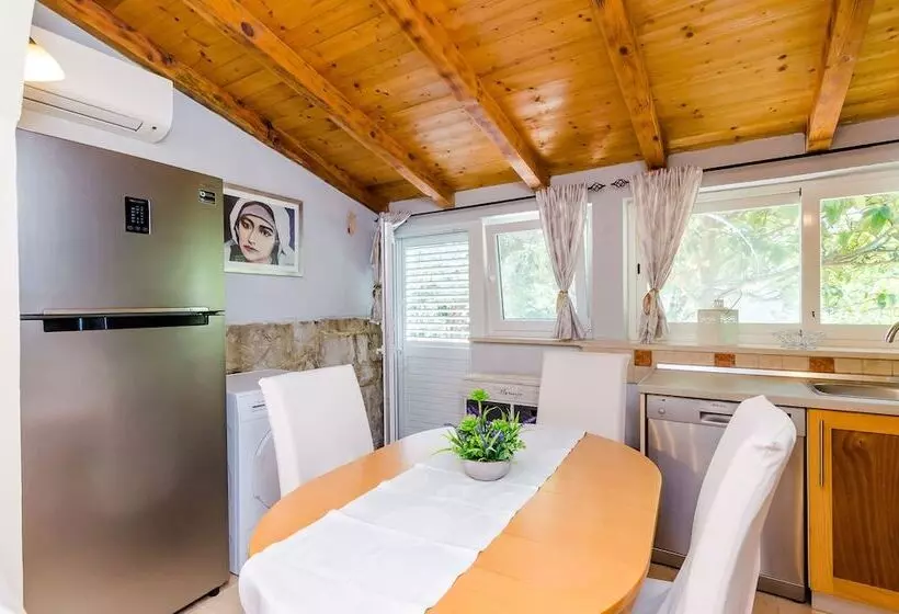 Camelia Luxury Apartments