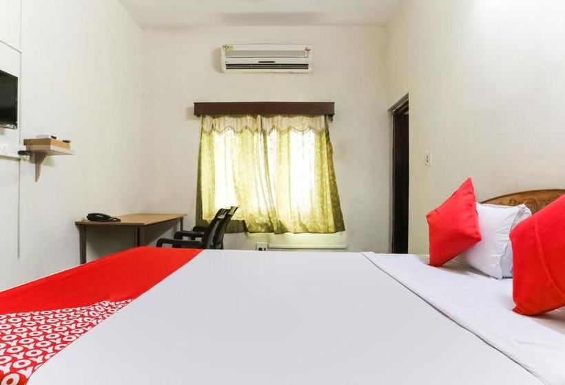 Hotelli Oyo 49388 Sanctuary Residencies