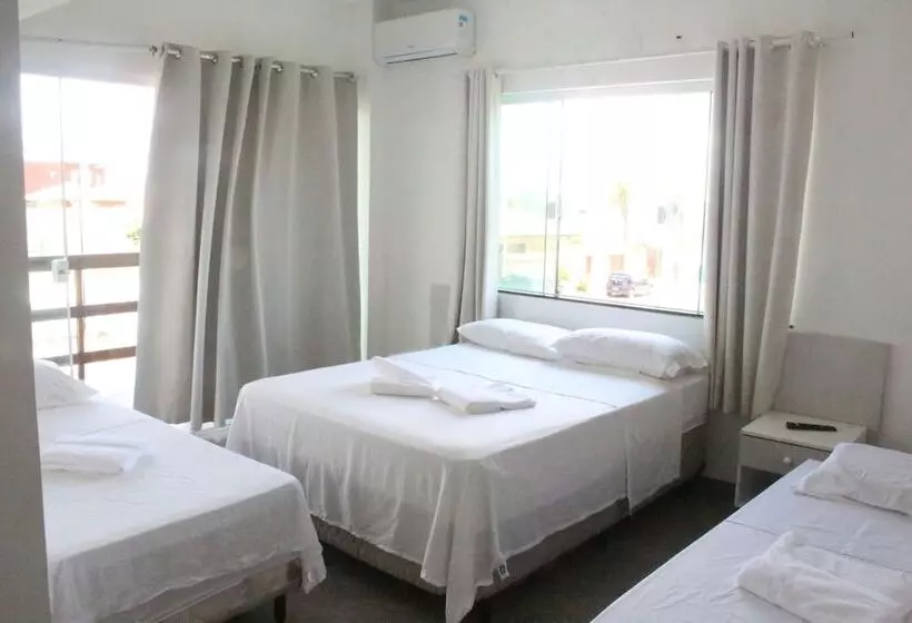 پانسیون Pousada E Hostel Praia Do Foguete