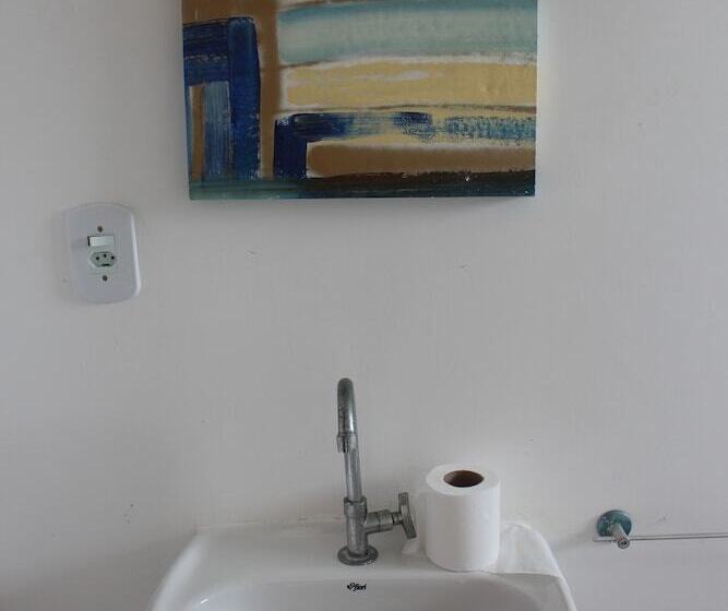 پانسیون Pousada E Hostel Praia Do Foguete