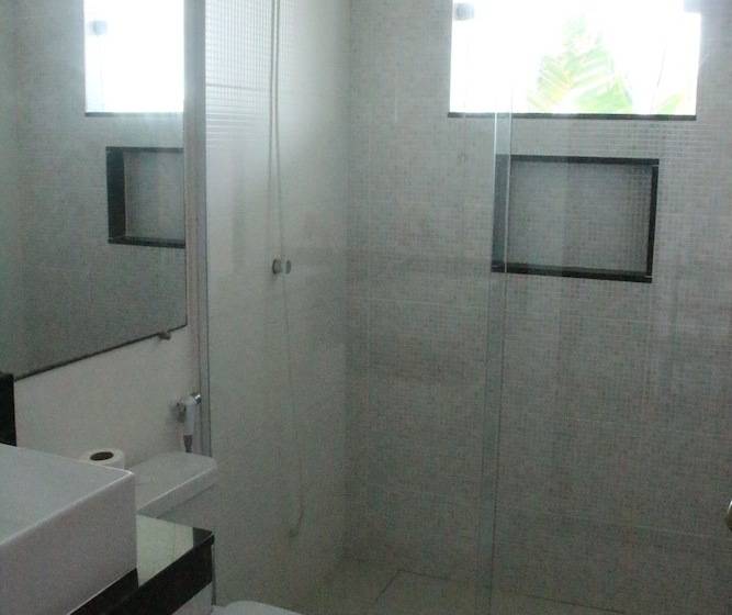 پانسیون Pousada E Hostel Praia Do Foguete