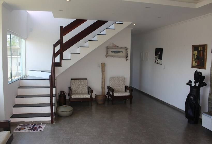 پانسیون Pousada E Hostel Praia Do Foguete