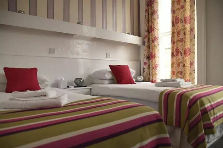 Harry S Hotel & Restaurant