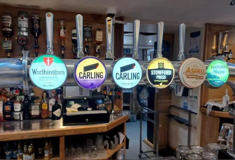 Harry S Hotel & Restaurant