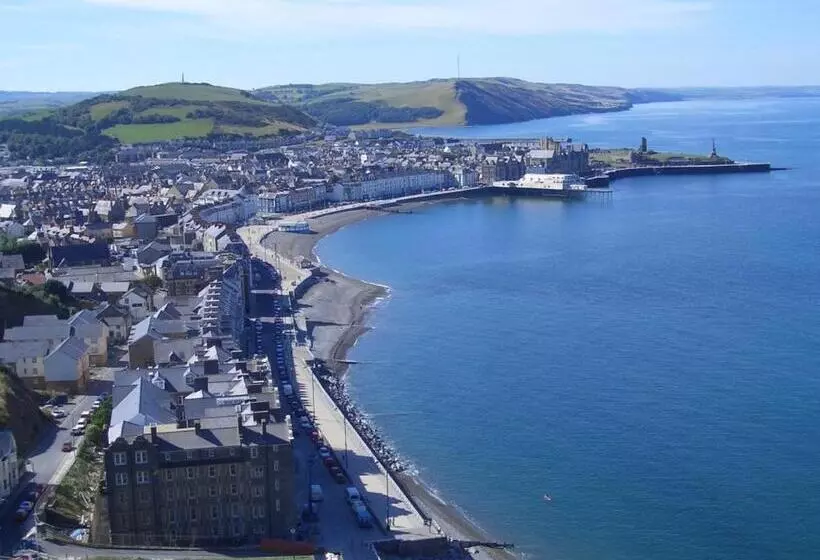 Harry S Hotel & Restaurant