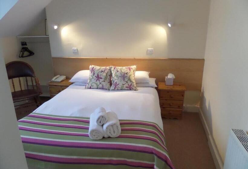 Harry S Hotel & Restaurant