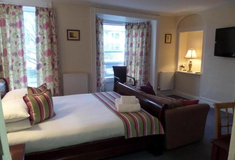 Harry S Hotel & Restaurant