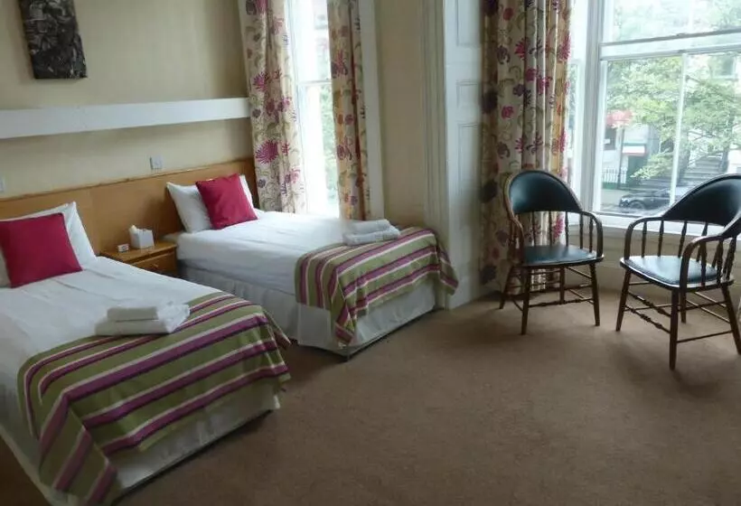 Harry S Hotel & Restaurant