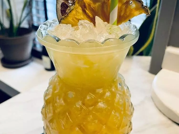 Отель Airlie Arms