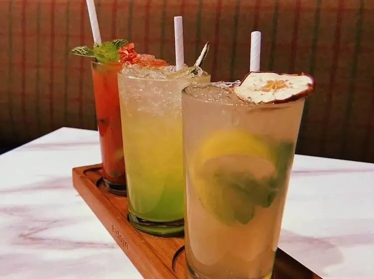 Отель Airlie Arms