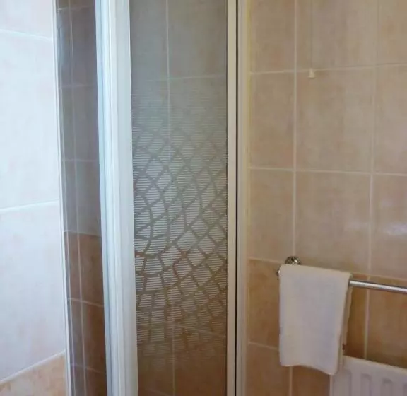 Отель Ashwood Grange