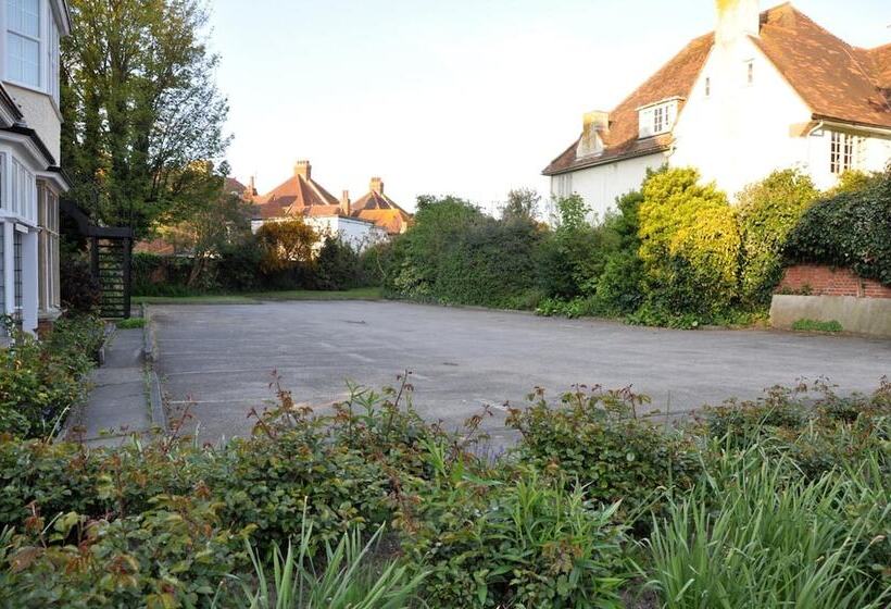 Отель Chandos Premier Folkestone