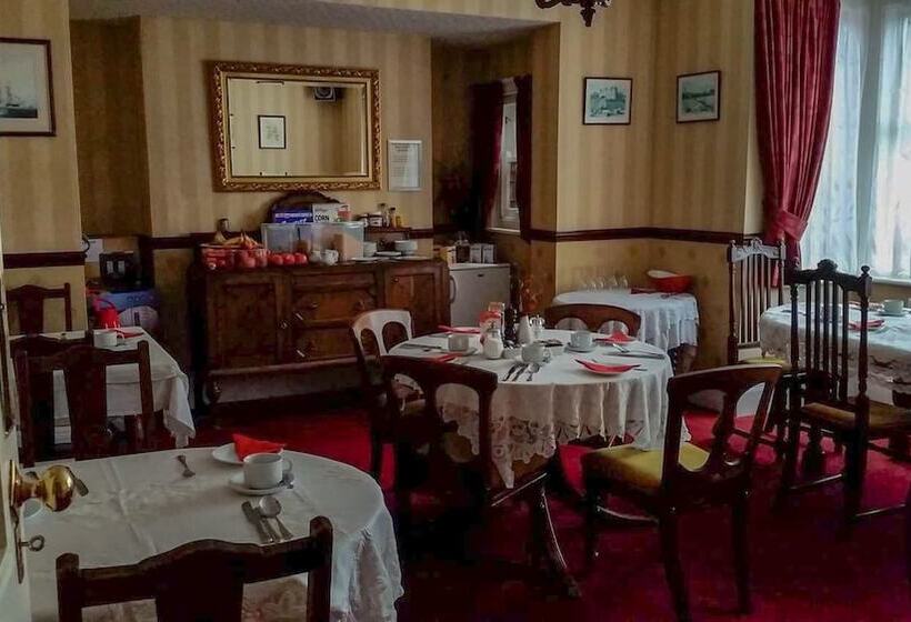 Отель Chandos Premier Folkestone