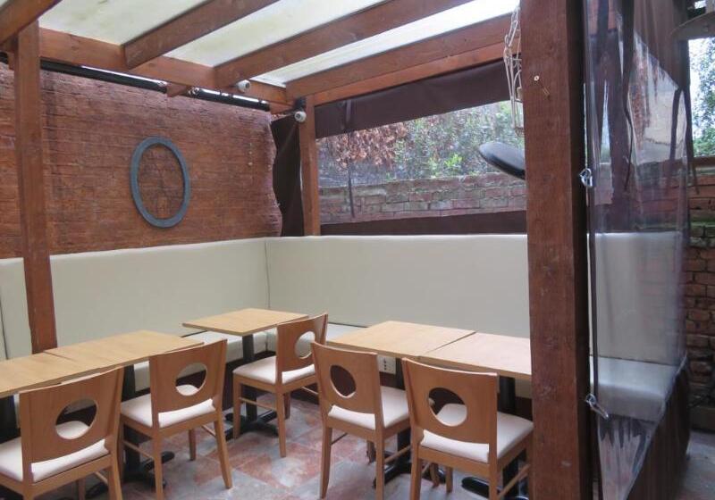 هتل Glendale Hyde Park