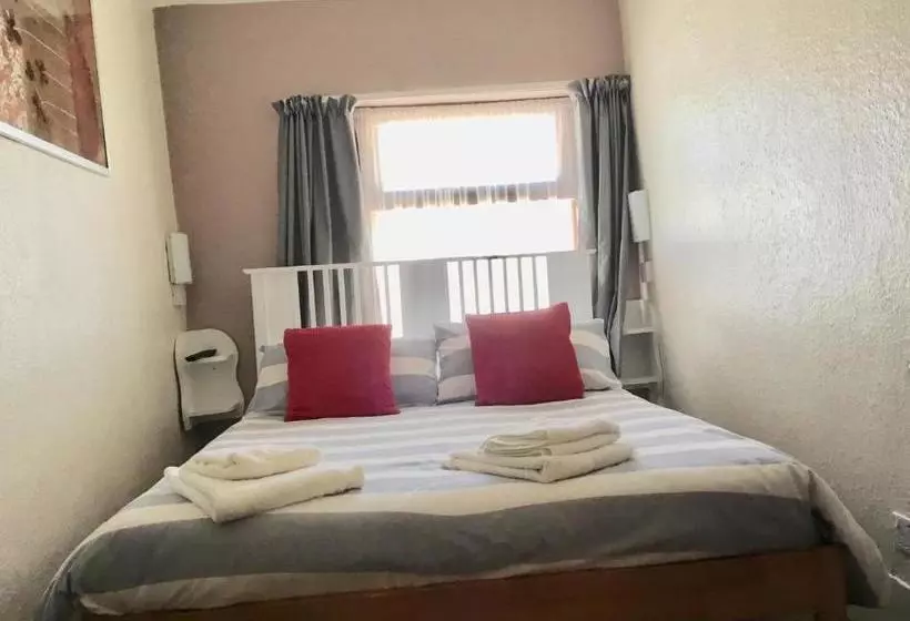 호텔 Kirkstall Guest House