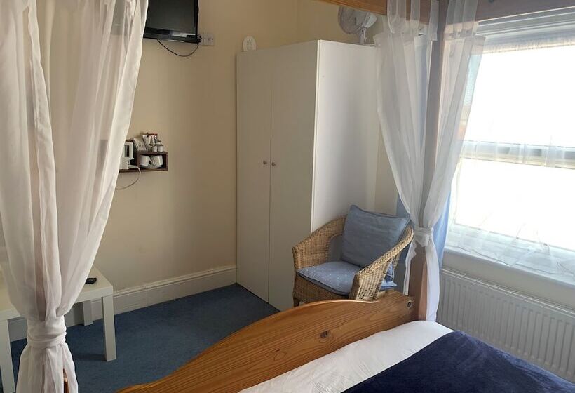 Отель Marlow Lodge