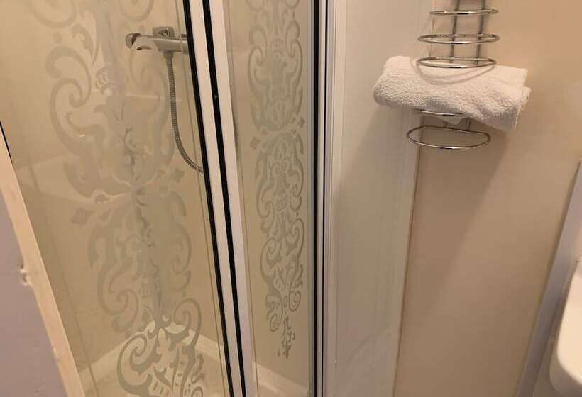 Отель Marlow Lodge