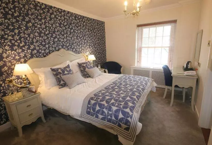 Отель The Malvern Hills