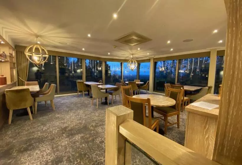 Отель The Malvern Hills