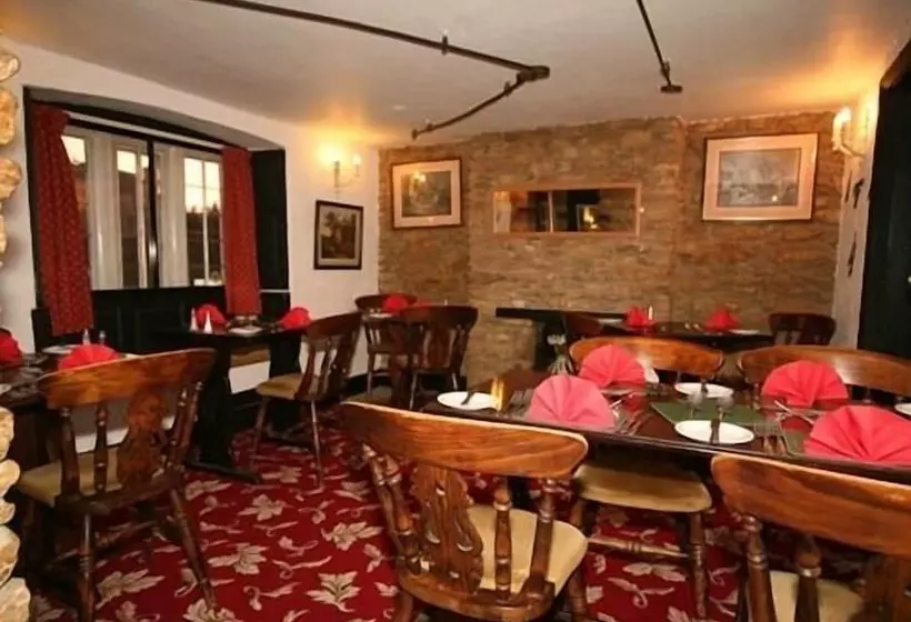 فندق The Manor Arms