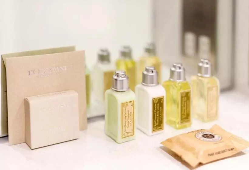 Отель The West Park