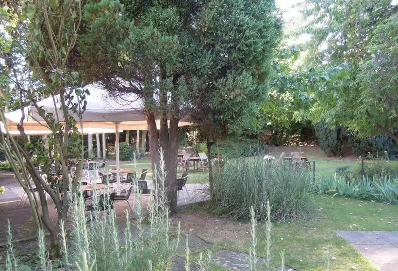 בית מלון כפרי The Rosery