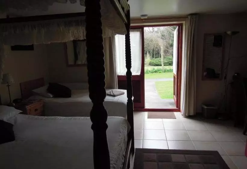 בית מלון כפרי The Rosery