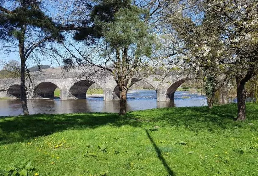 هتل Lion Builth Wells