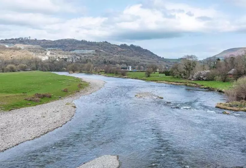 هتل Lion Builth Wells