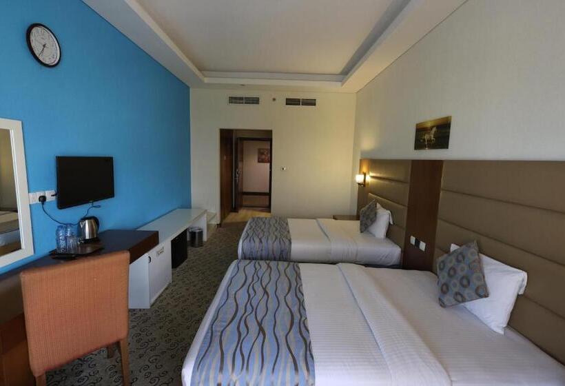 هتل The Bristol Inn