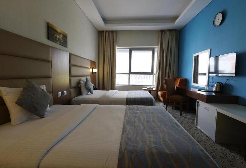 هتل The Bristol Inn