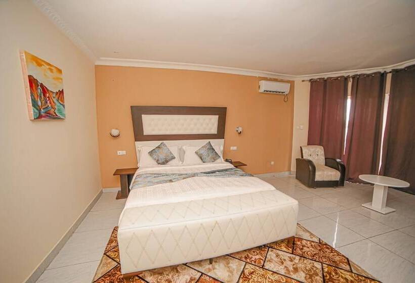 هتل Fini Downtown