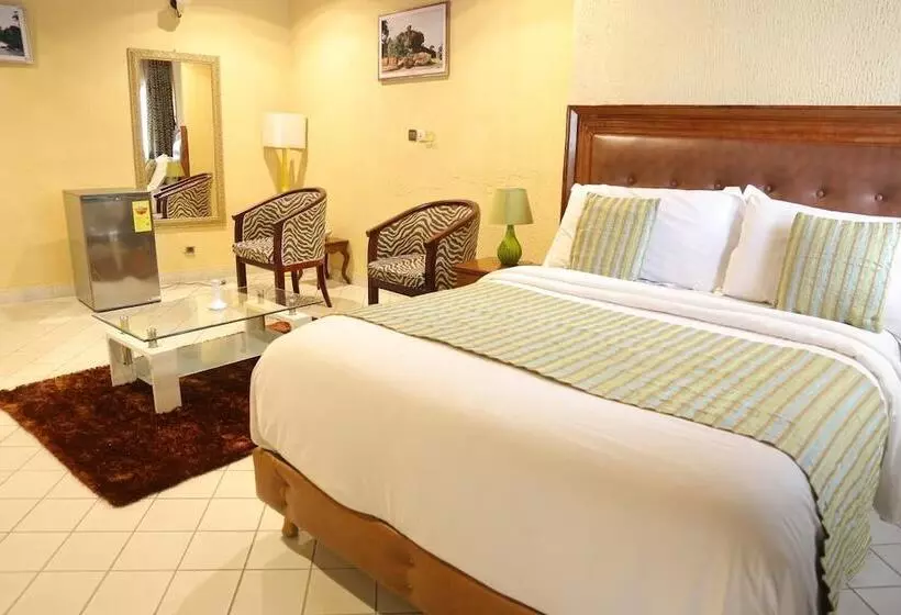 هتل Fini Downtown