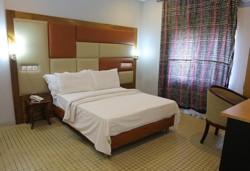 هتل Fini Downtown