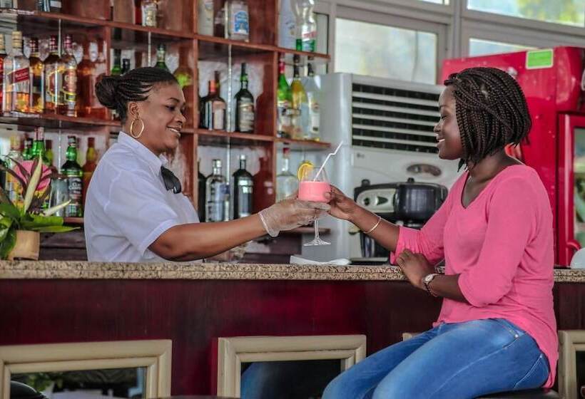 هتل Fini Downtown