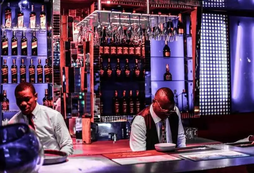 هتل Fini Downtown