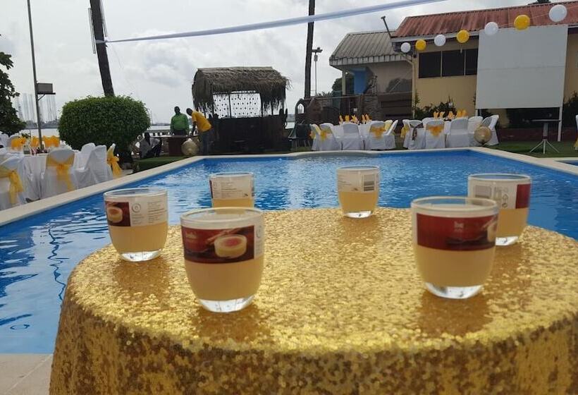 هتل Fini Downtown