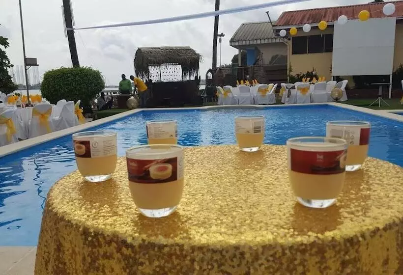 هتل Fini Downtown