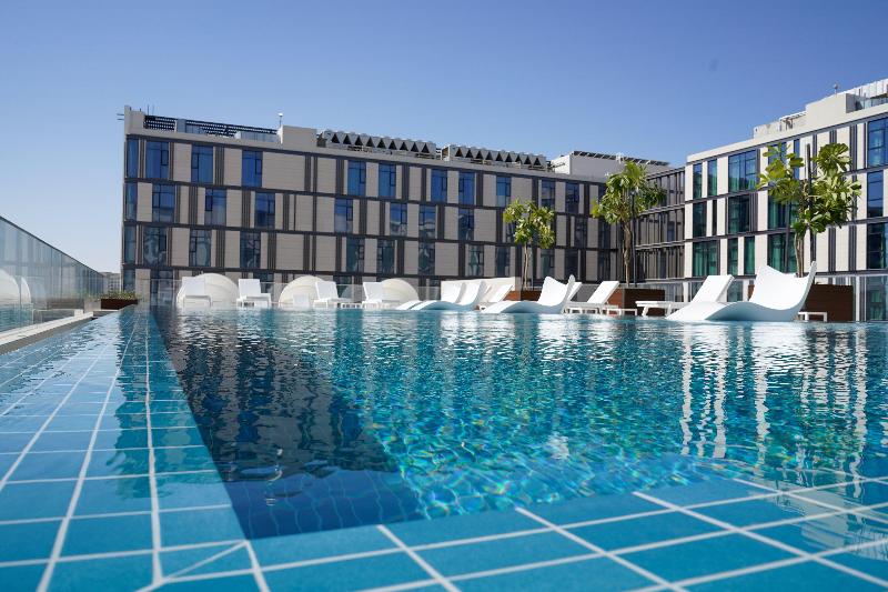 Отель Staybridge Suites Dubai Al Maktoum Airport, An Ihg