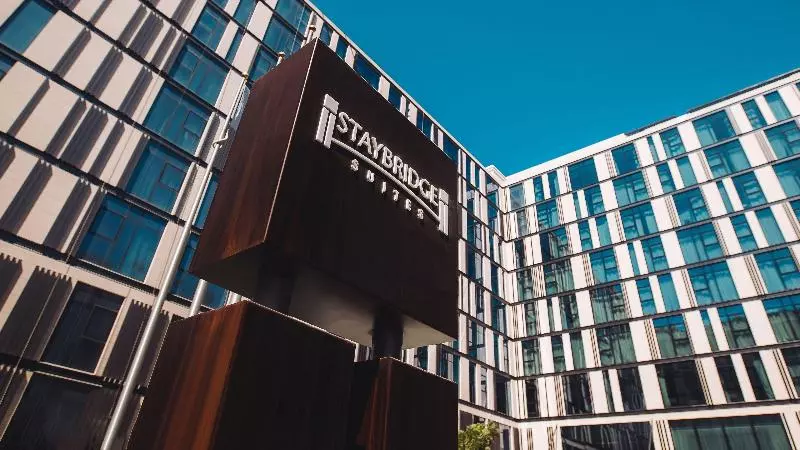 هتل Staybridge Suites Dubai Al Maktoum Airport, An Ihg
