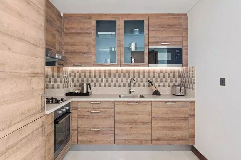 هتل Staybridge Suites Dubai Al Maktoum Airport, An Ihg