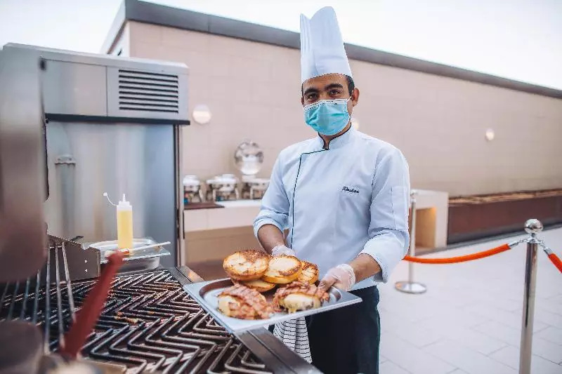 هتل Staybridge Suites Dubai Al Maktoum Airport, An Ihg