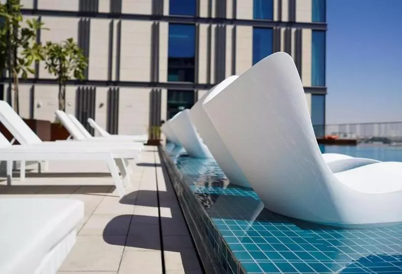 هتل Staybridge Suites Dubai Al Maktoum Airport, An Ihg