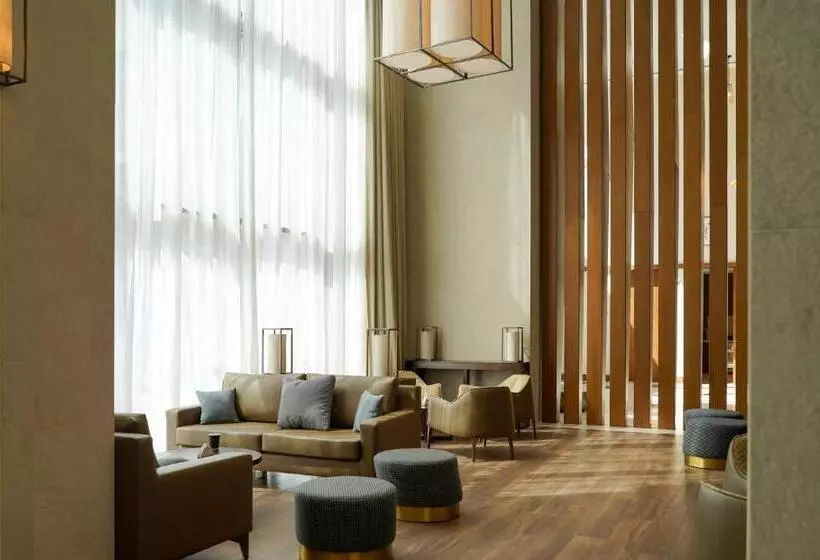 هتل Staybridge Suites Dubai Al Maktoum Airport, An Ihg